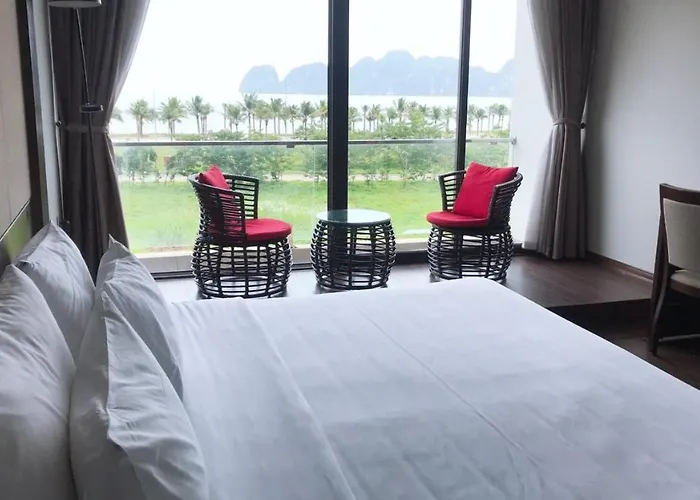 Halomoon Hotel 3*