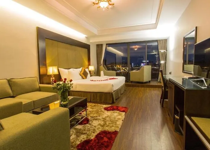 Halomoon Hotel