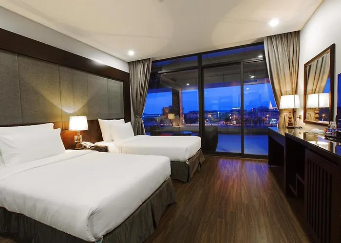 Halomoon Hotel
